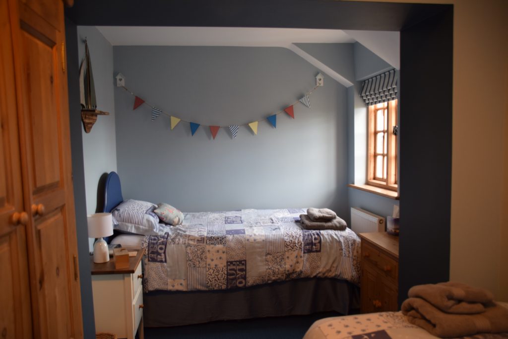 Coastguard Cottage Twin Bedroom 1