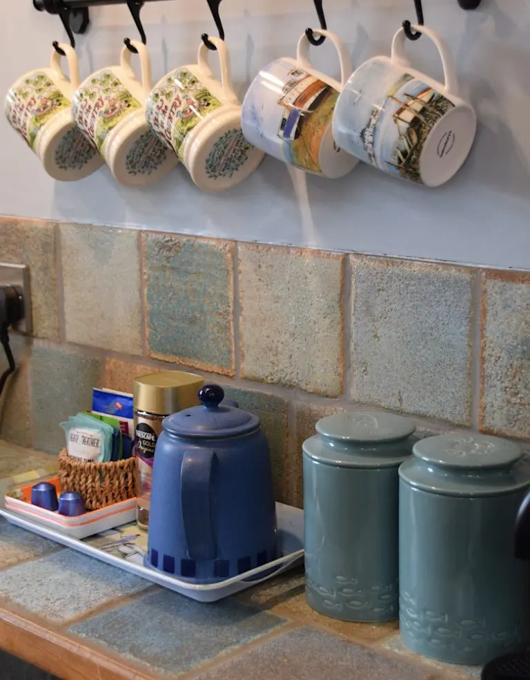 Coastguard Cottage kitchen cups