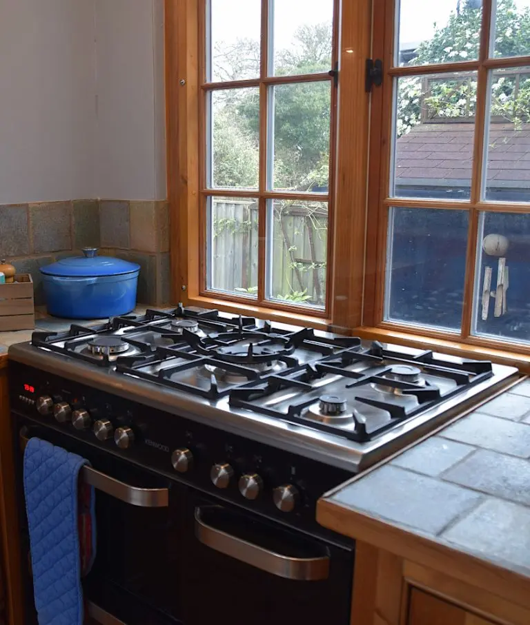 Coastguard Cottage range cooker
